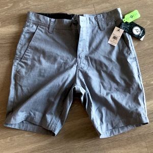 NWT* Men’s Medium Volcom shorts